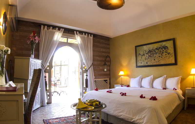 DOUBLE ROOM DELUXE
