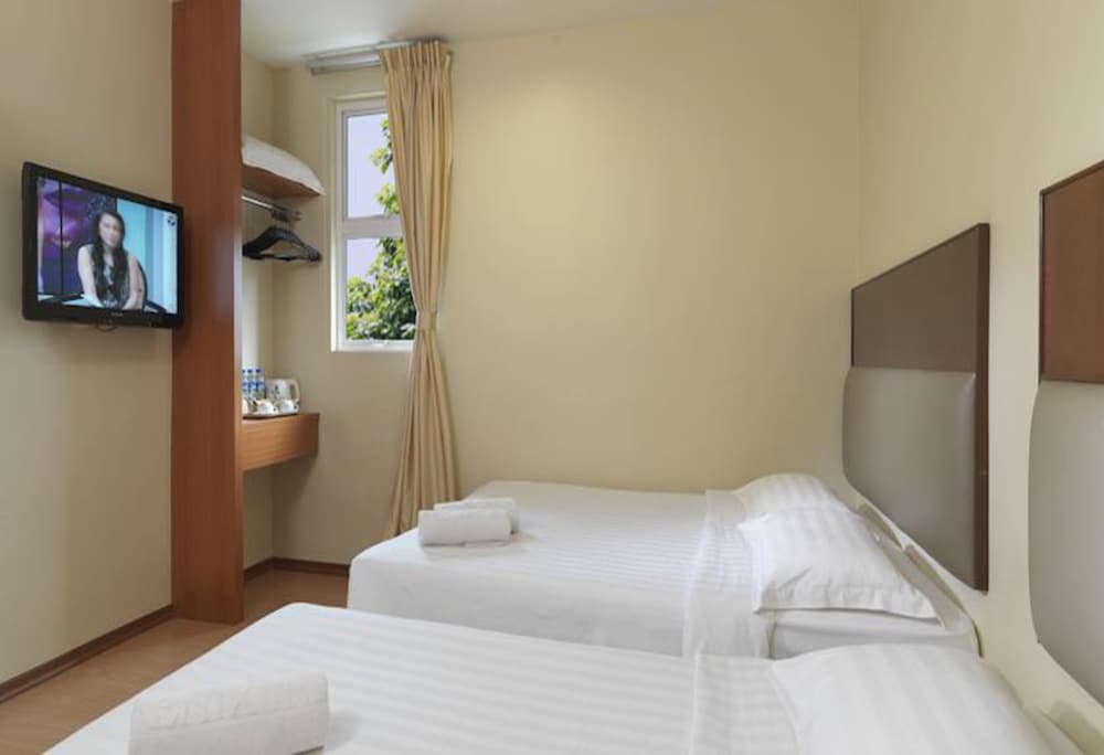 Fenix Inn 25/54