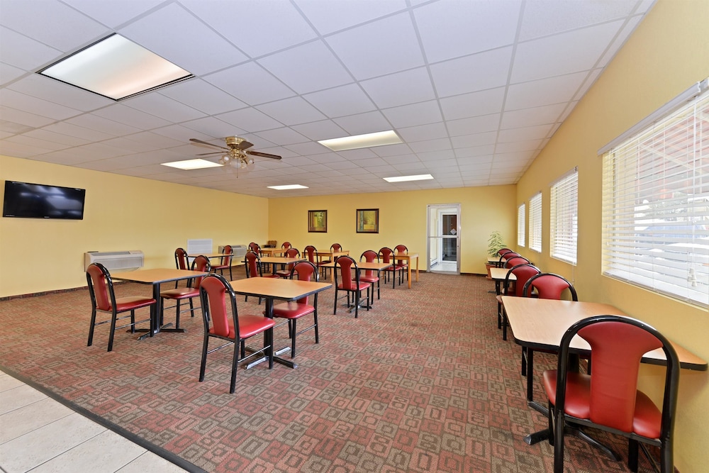 Americas Best Value Inn Tulsa at I-44 36/44
