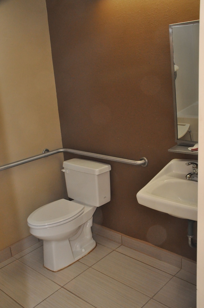 Microtel Inn & Suites by Wyndham Lithonia/Stone Mountain 27/31