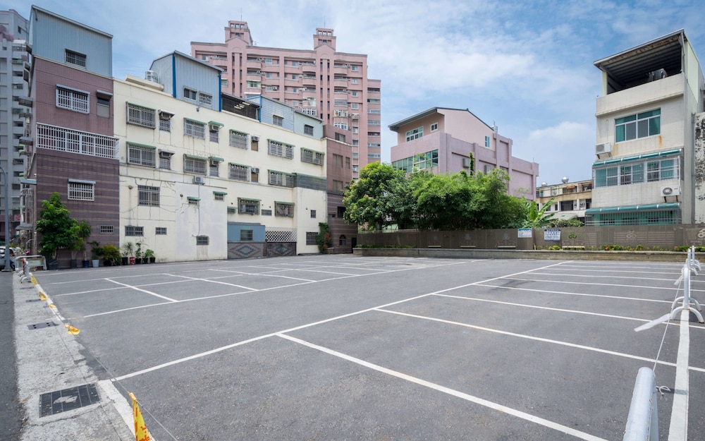 Royal Chiayi Hotel 60/66