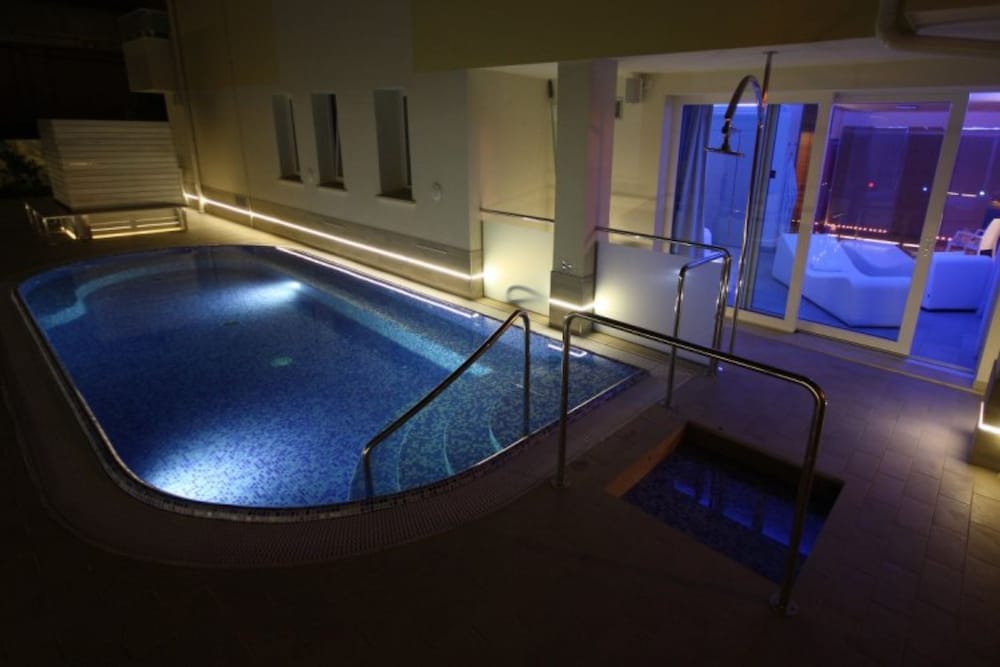 Thea Hotel 13/26