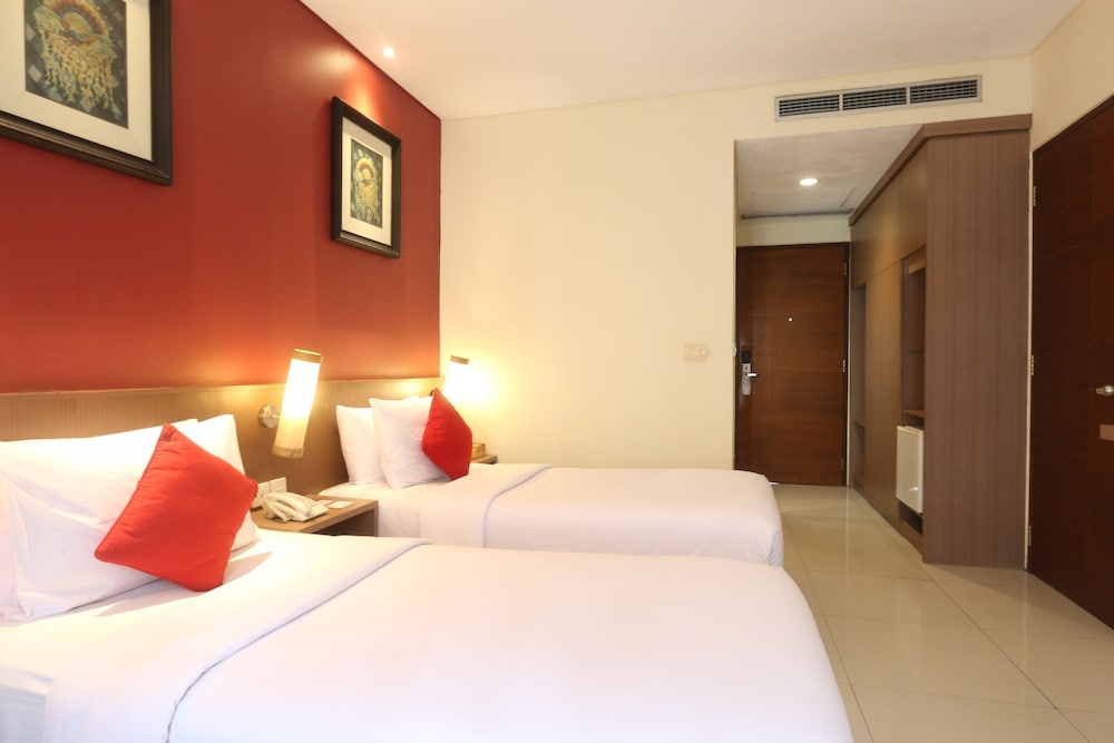 DELUXE, TWIN BEDS, POOL VIEW, HIGH FLOOR