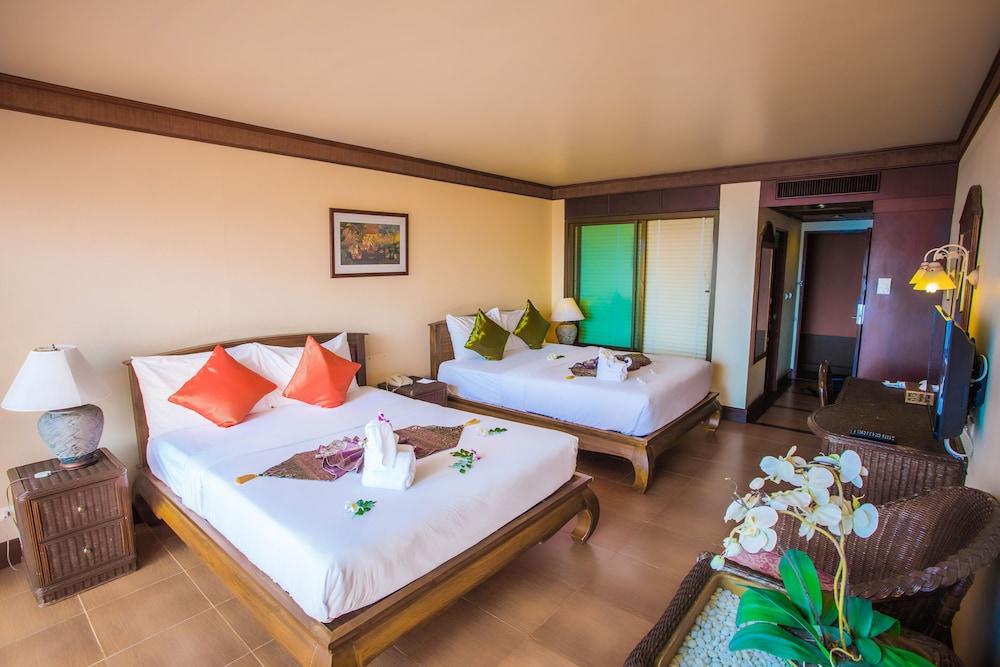 SAMUI BAYVIEW RESORT & SPA 24/66