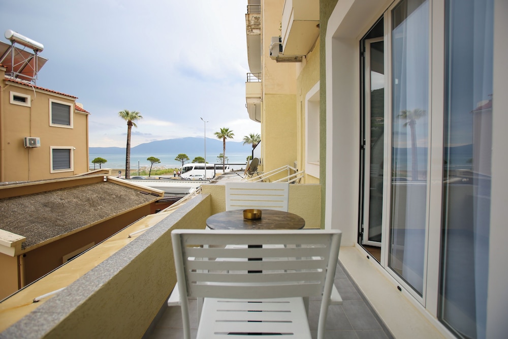 Mare Blu Hotel Bar 42/46