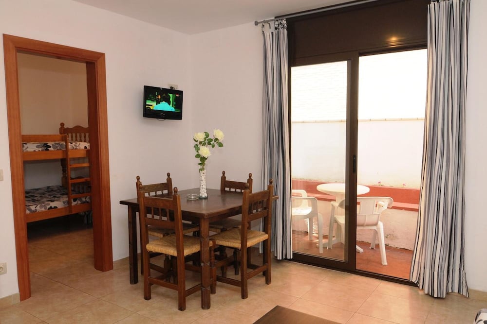AR CARIBE APTS. 46/64