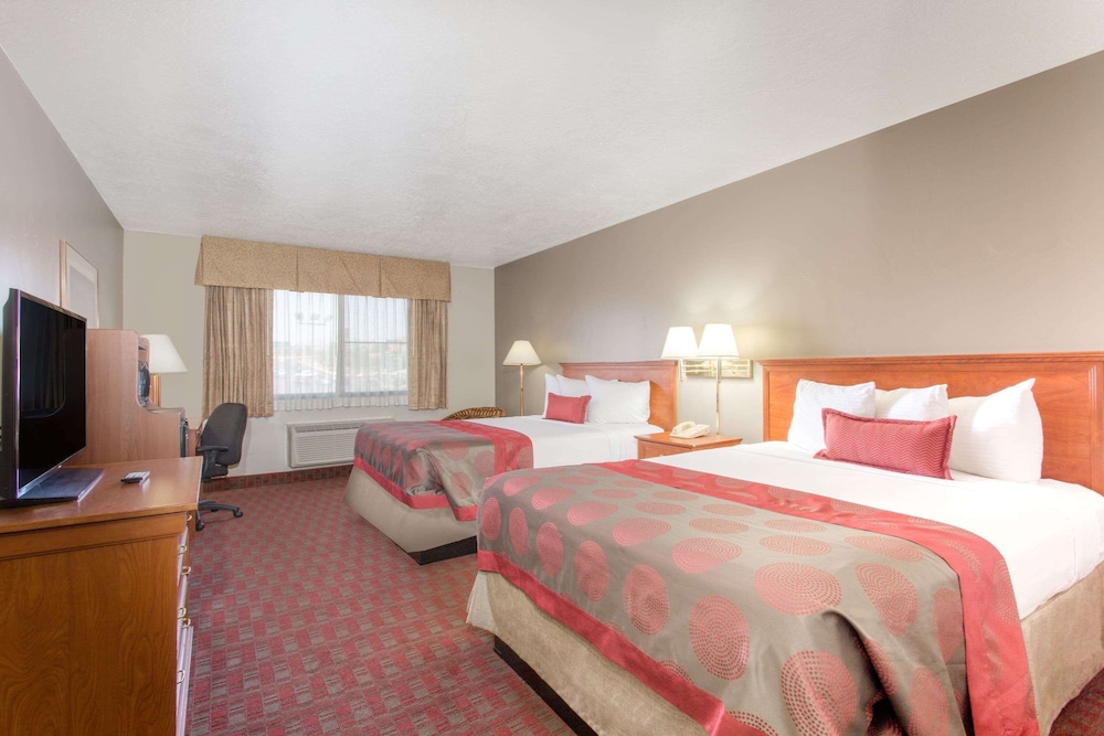 Ramada By Wyndham St George 8/37