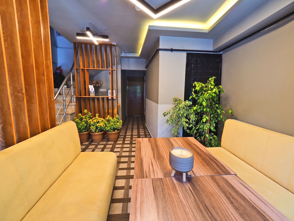 SUNRISE HOTEL 20/48