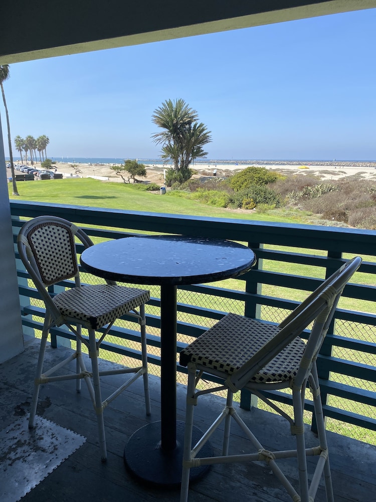 Ocean Villa Inn 51/66