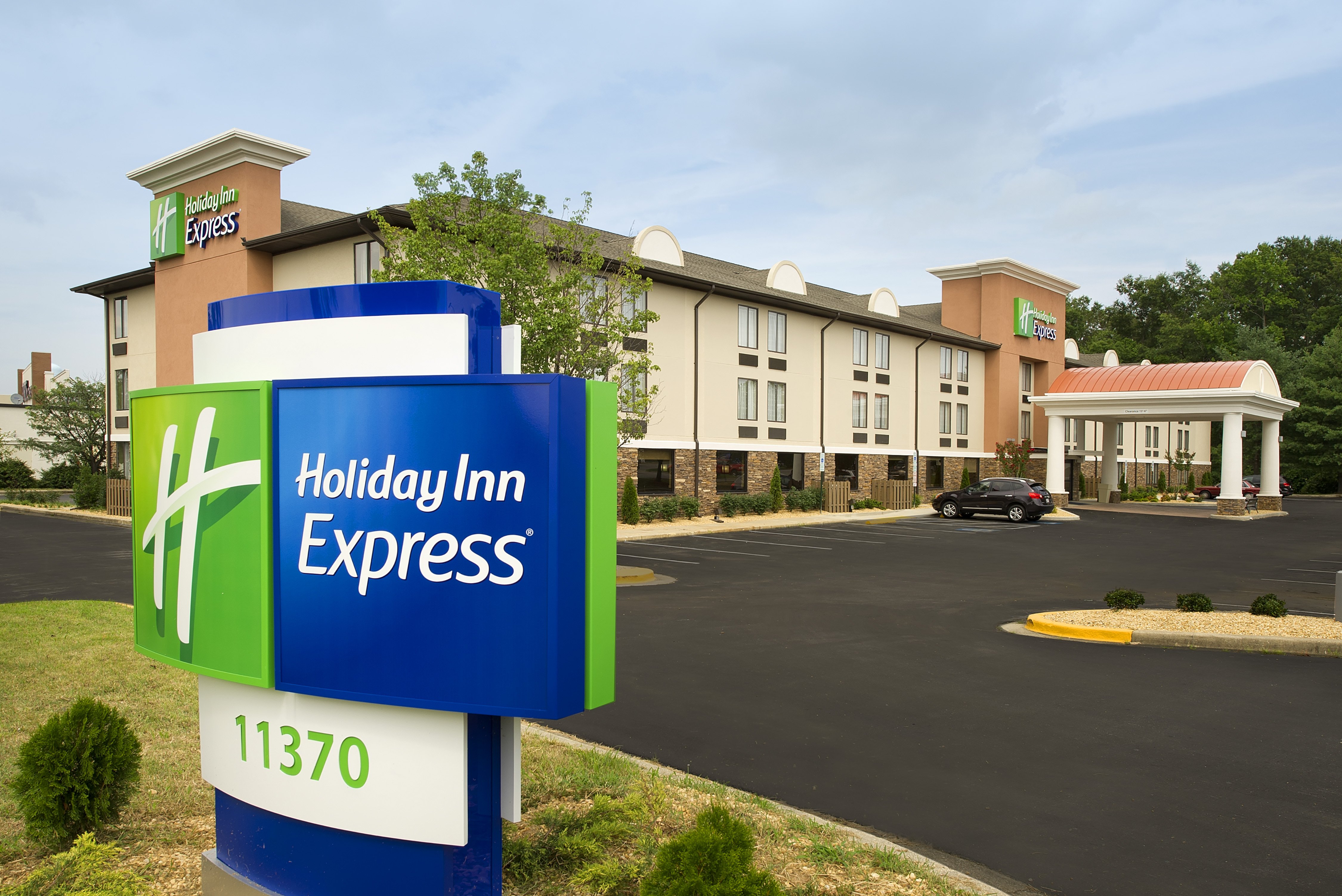HOLIDAY INN EXPRESS WALDORF 6/64