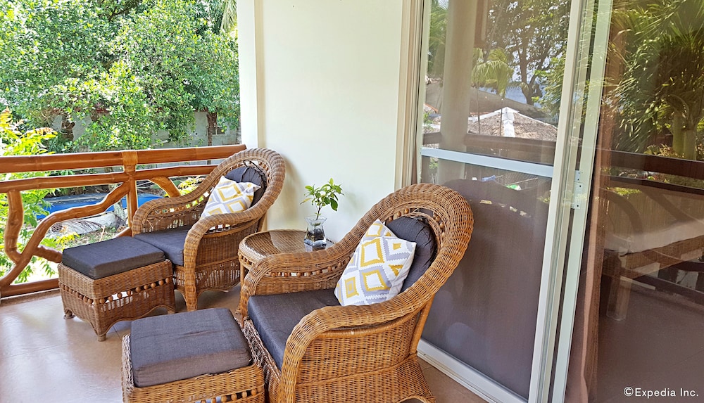 Mikes Dauin Beach Resort 43/70