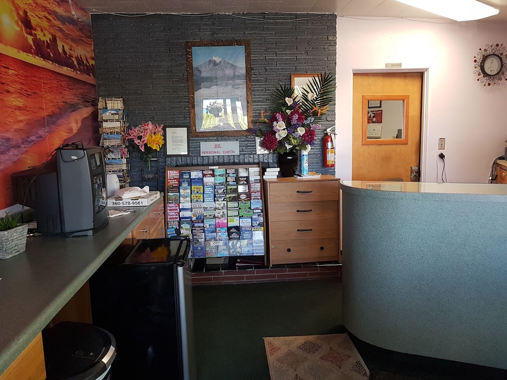 Town House Motel Inc 26/33