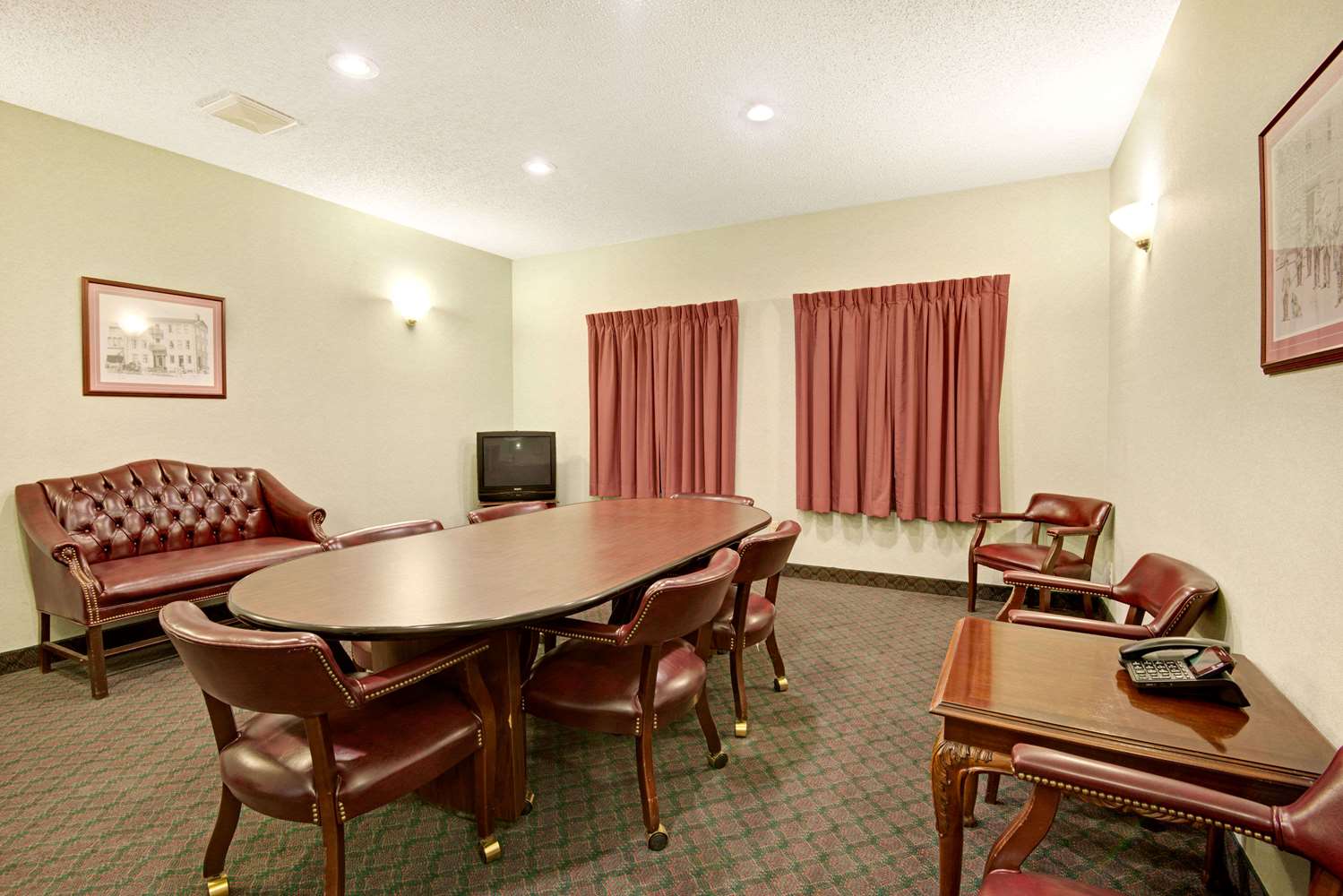 Days Inn Lisbon 4/12