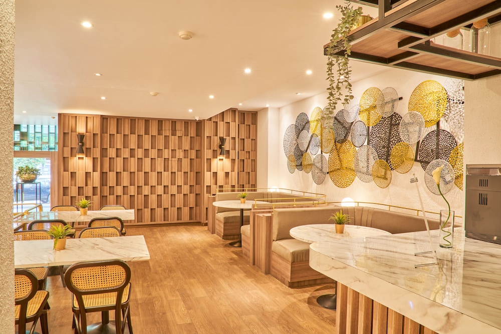 Hotel Alia Boutique Pasar Baru 36/50