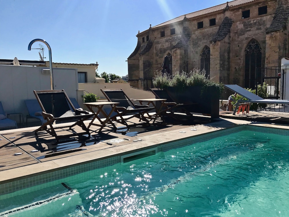 Hotel Basílica 68/73