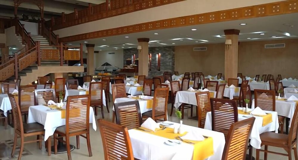 restaurant cafeteria