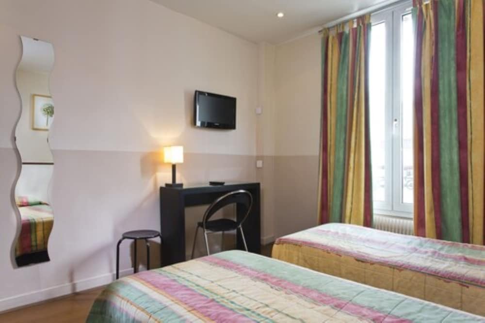 Merryl Hotel 9/43