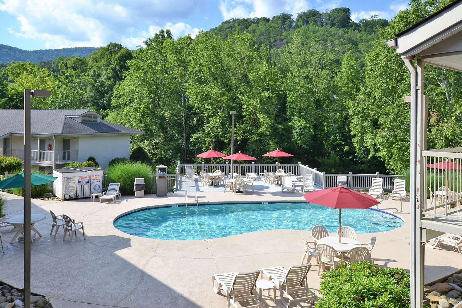 Quality Inn Cherokee Riverside 11/13