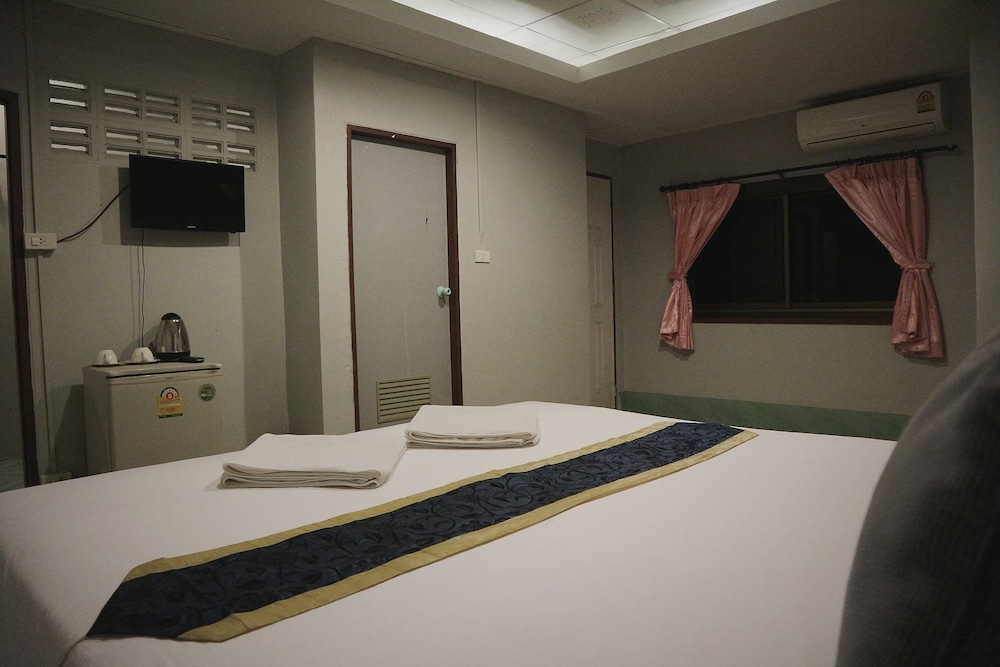 Marina Hut Guest House 16/33