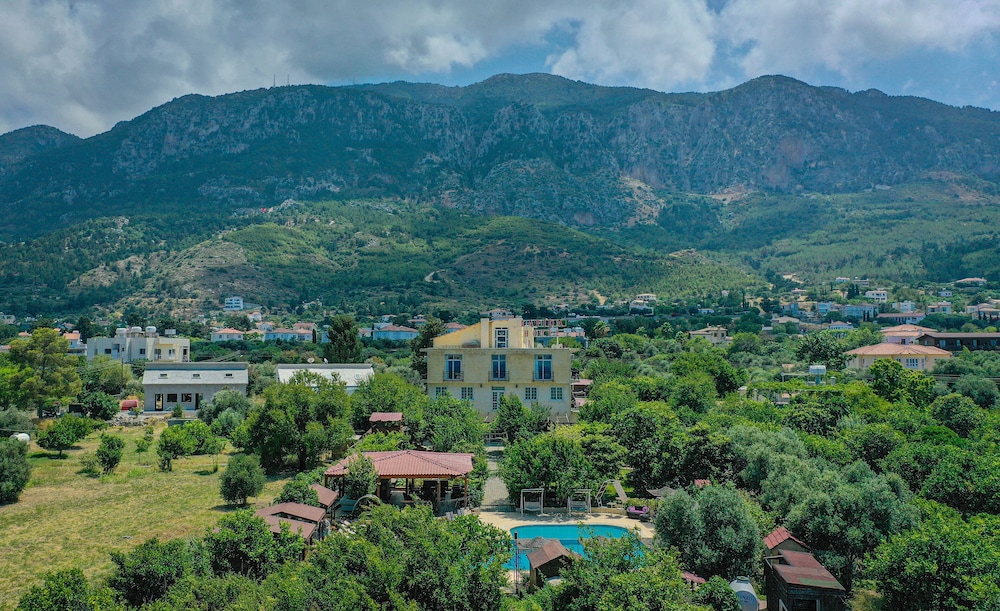 Lapida Garden Hotel 38/48