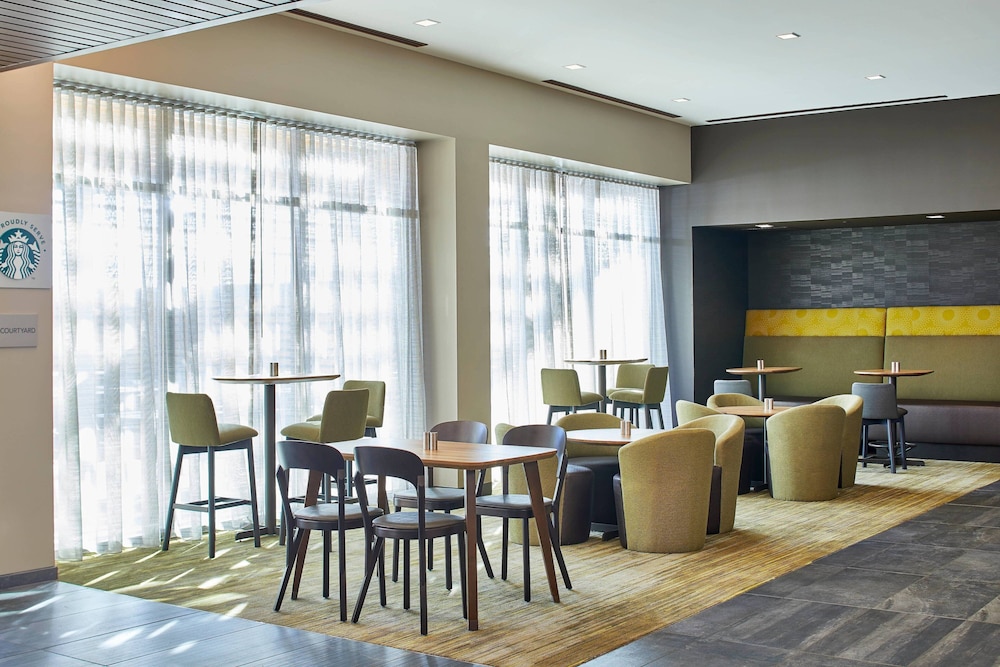 Courtyard by Marriott Baltimore Downtown/McHenry Row 41/55