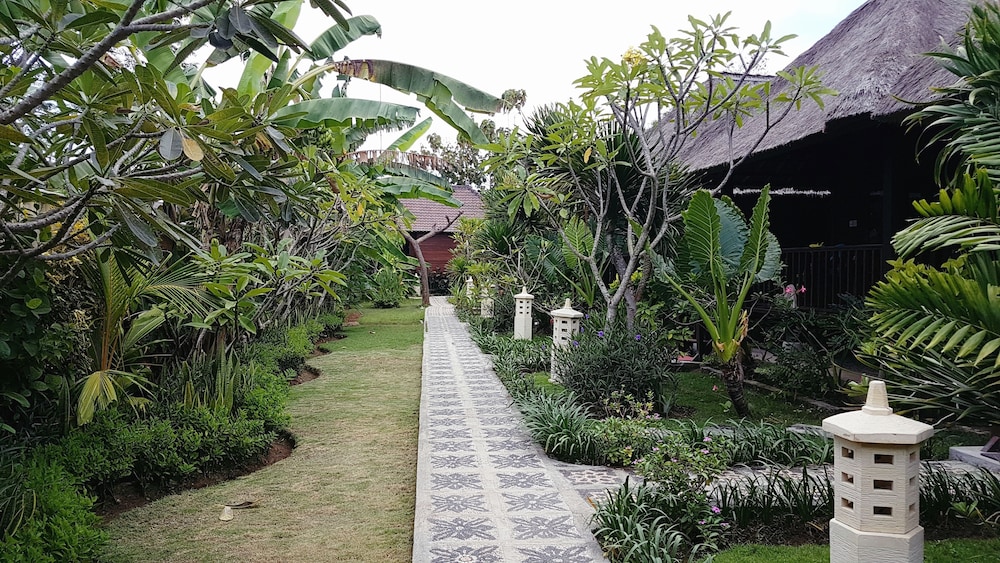 The Akah Cottage 58/65