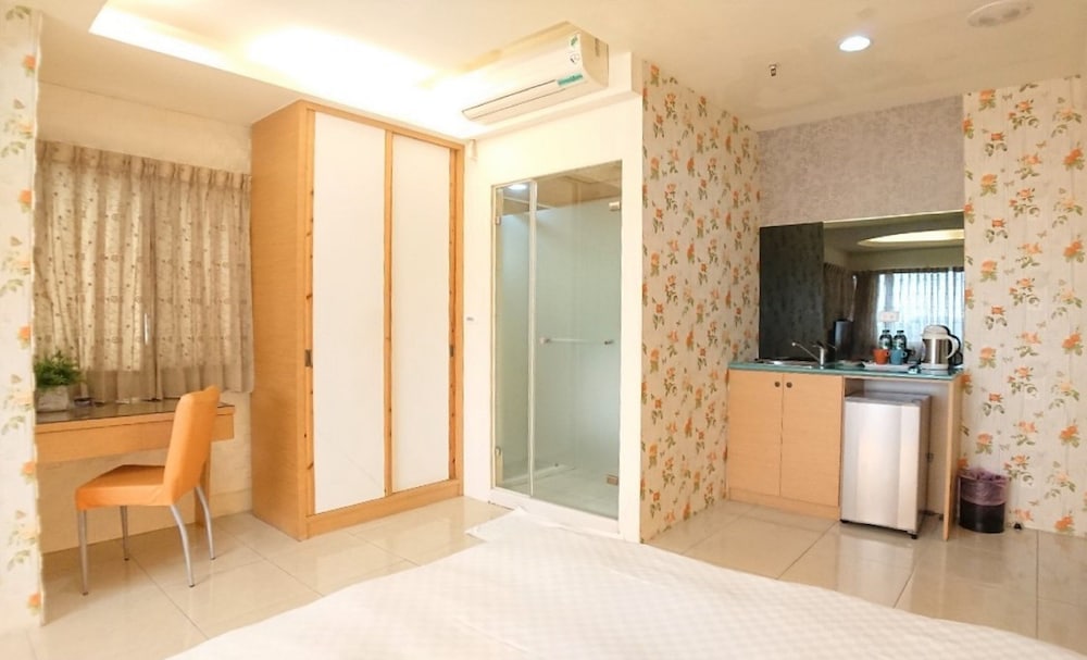 Lj Hotel 65/65