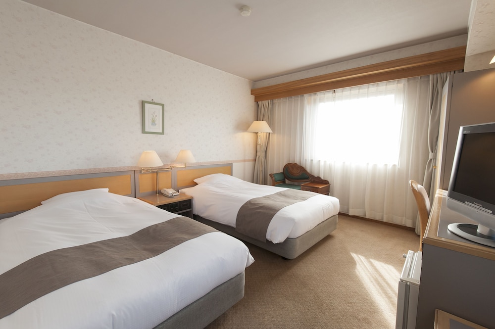 ROOM, TWIN BEDS