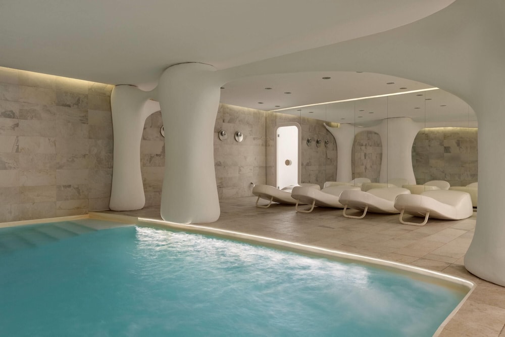 swimming pool spa