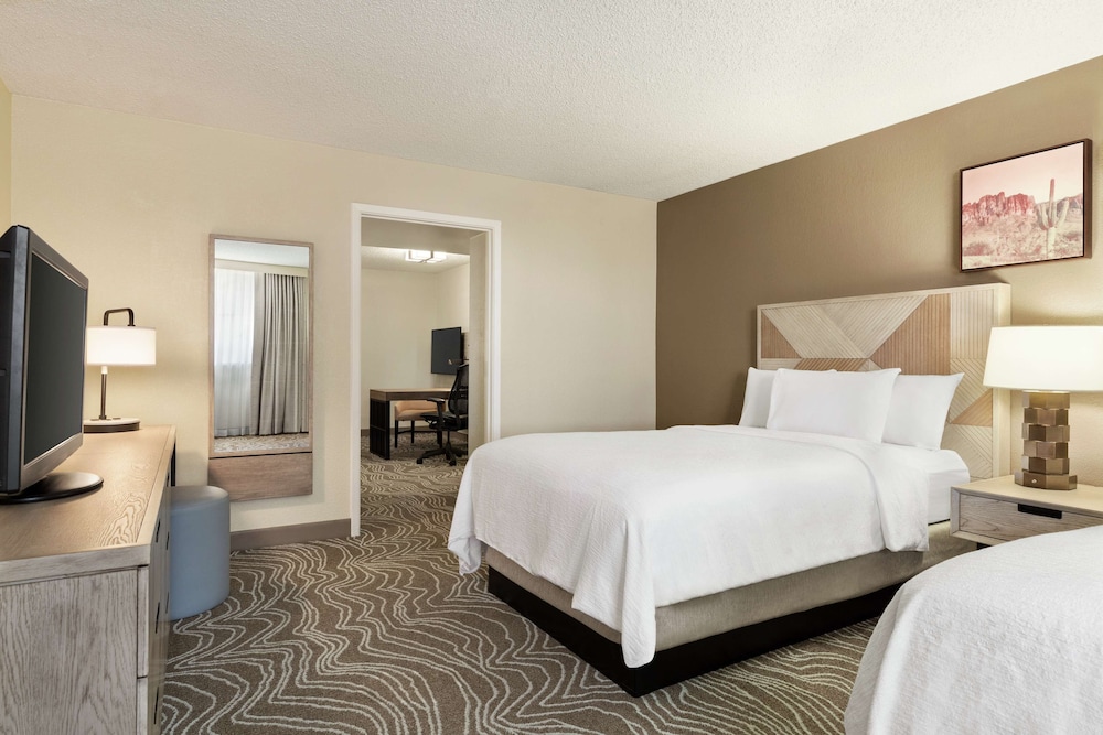 Embassy Suites by Hilton Phoenix Tempe 16/56