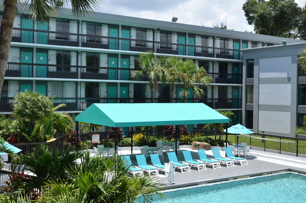 Opal Hotel and Suites
