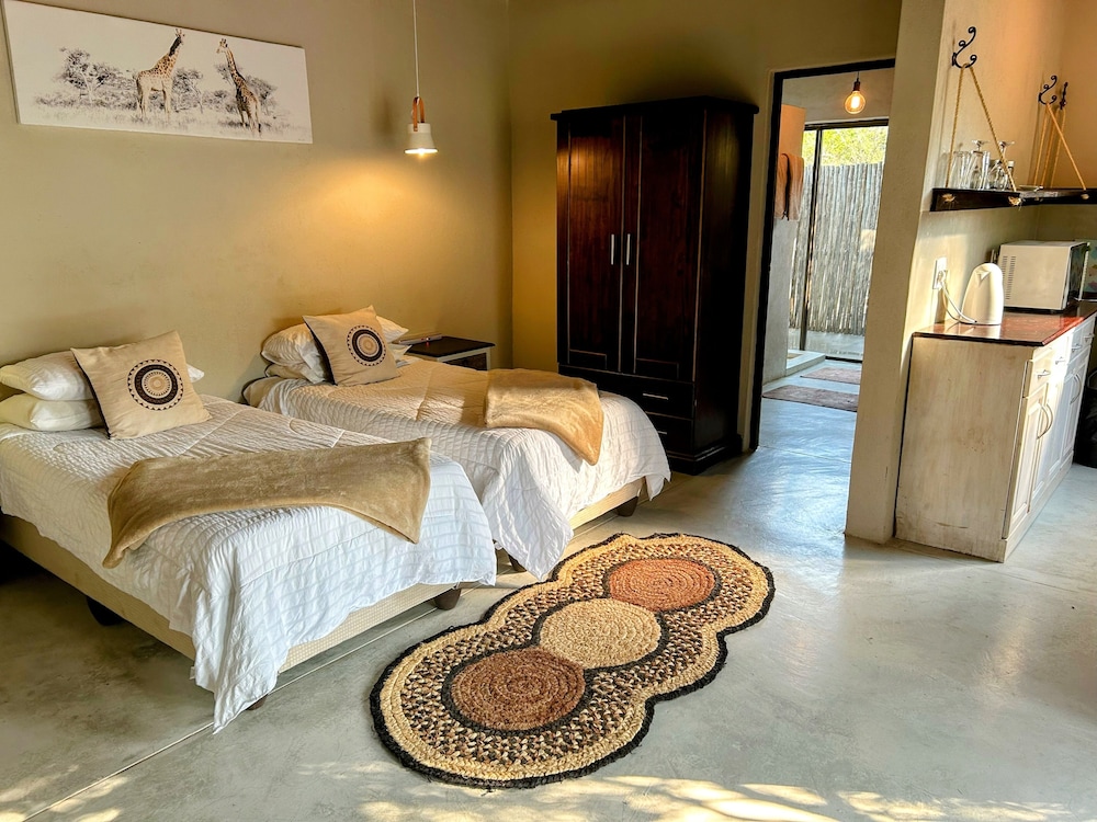 Leadwood Tree Safari Lodge 695 8/30