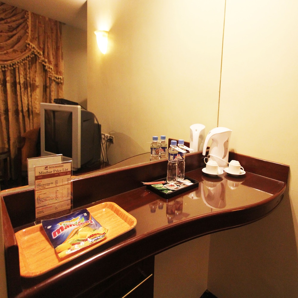 Sarrosa International Hotel And Residential Suites 41/50