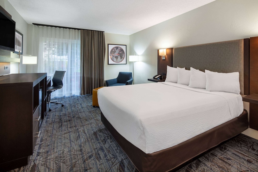 ROOM, QUEEN BED, COURTYARD VIEW