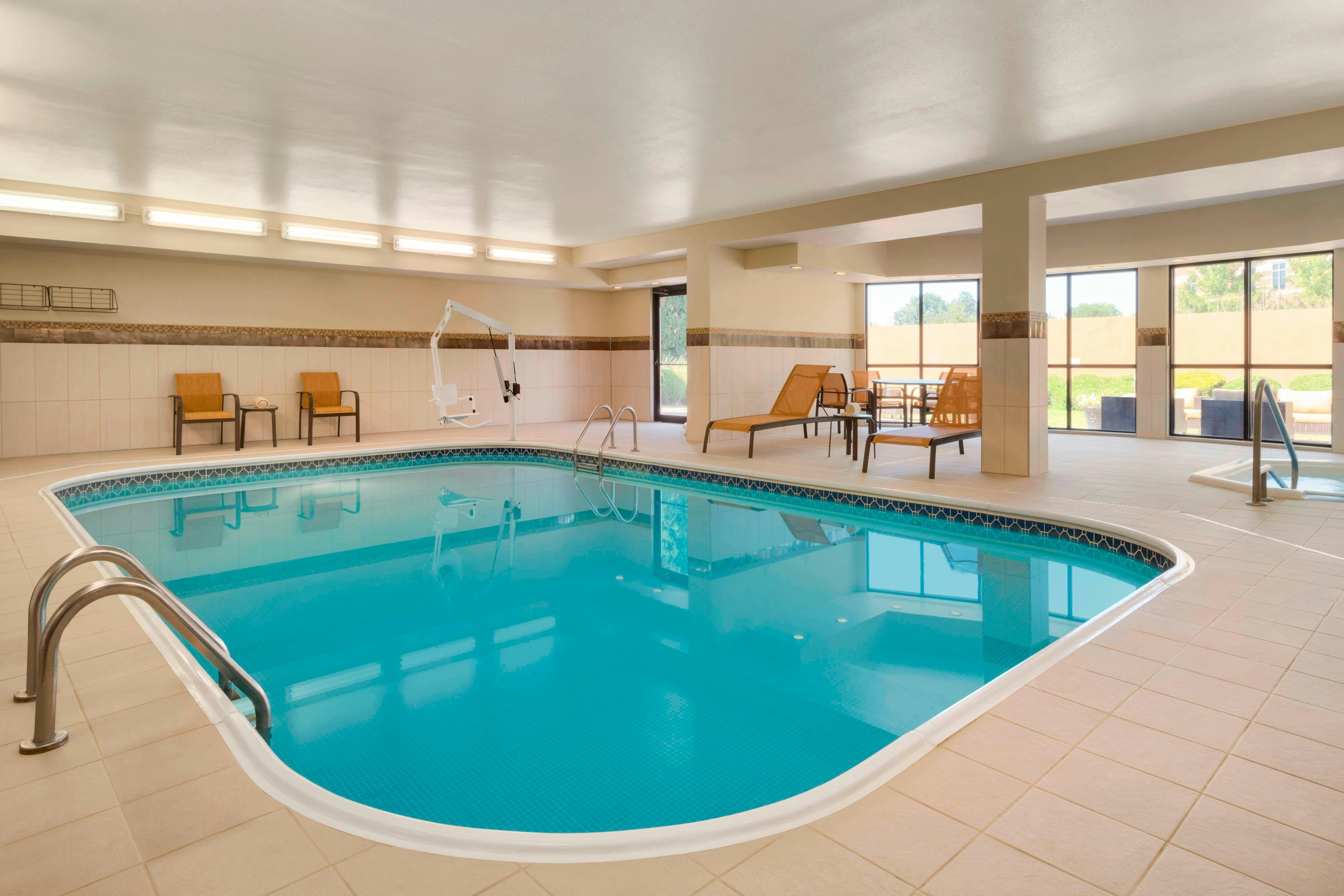 COURTYARD BY MARRIOTT AKRON FAIRLAWN 24/42