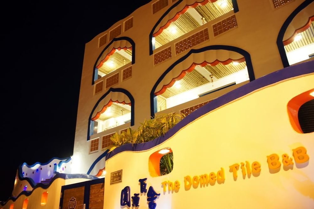 The Domed Title B And B 6/43