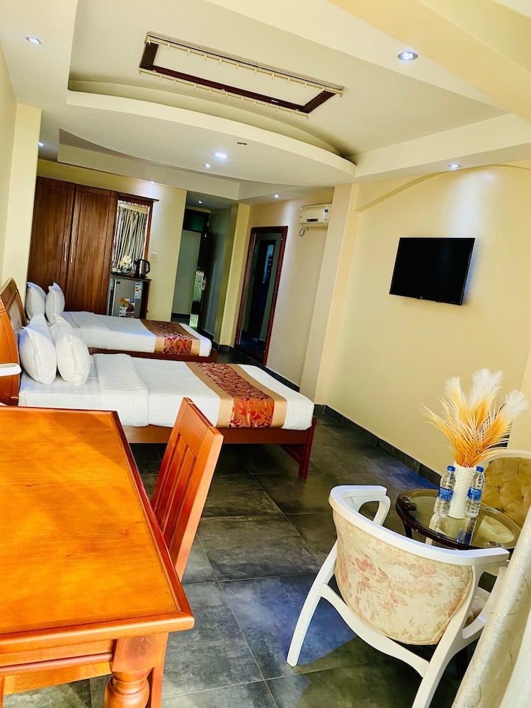 EXECUTIVE, TWIN BEDS