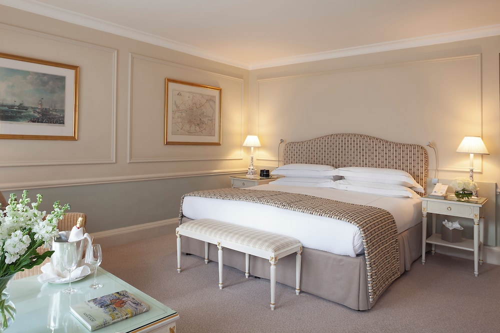 SUPERIOR, KING BED, GARDEN VIEW, GARDEN WING