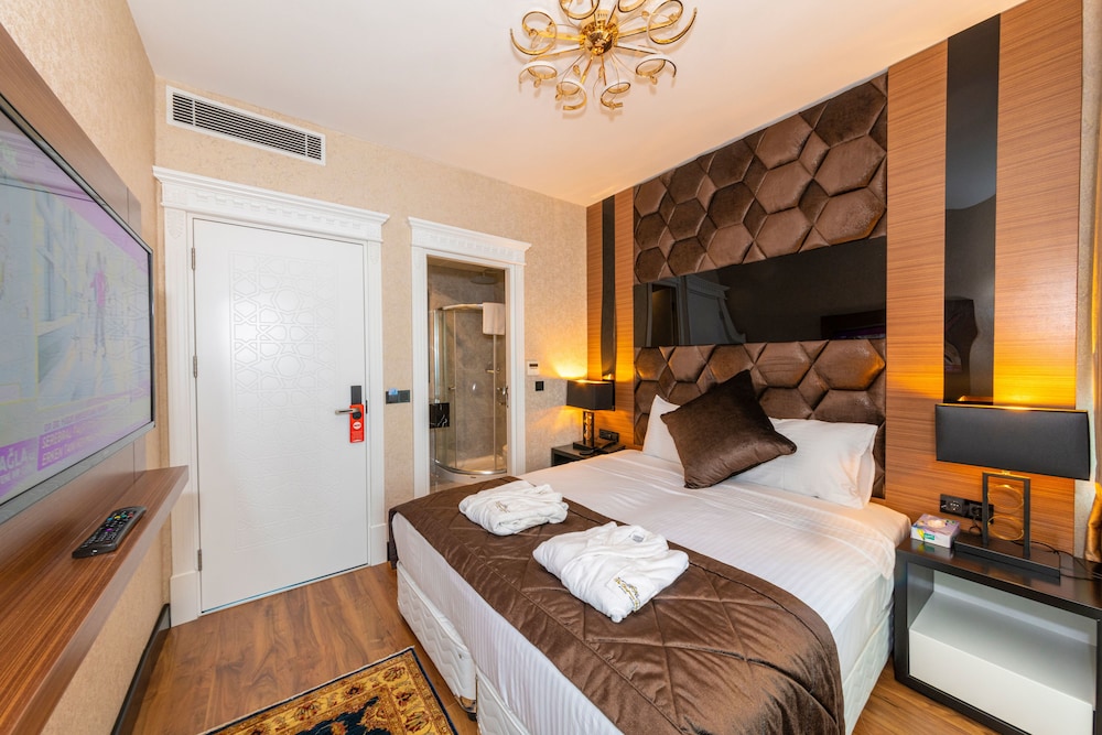 Eastanbul Suite 16/57