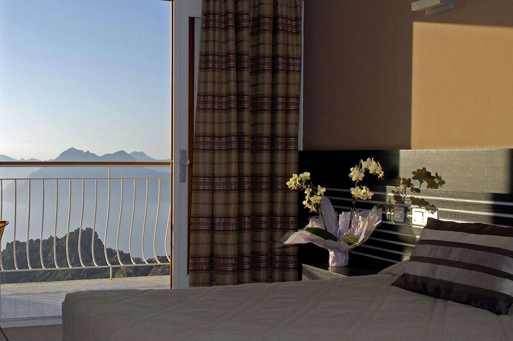 Hotel Capo Rosso 37/37