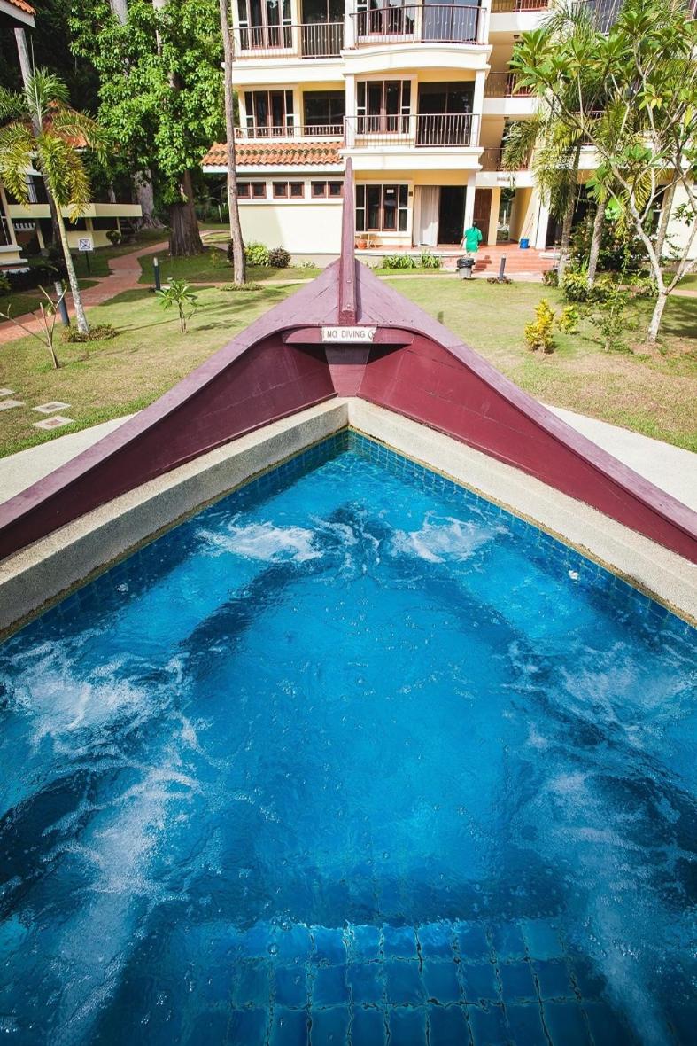 Anjungan Beach Resort 7/44