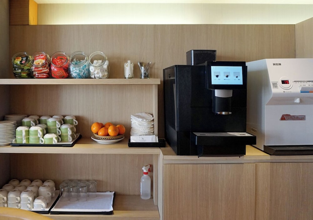 Royal Inn Taipei Nanxi Mrt Zhongshan Station 39/66
