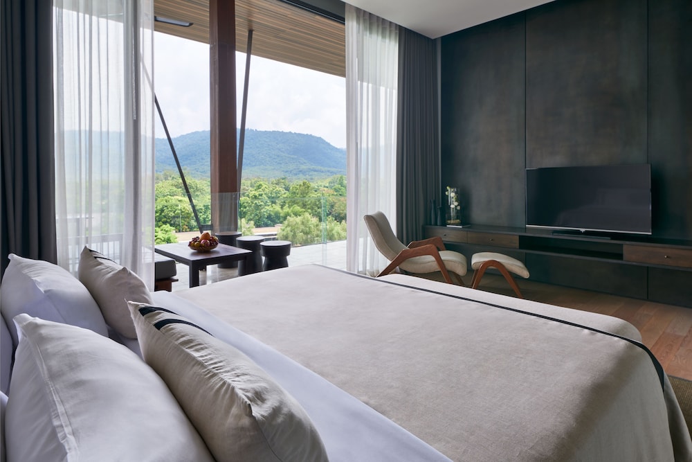 Atta Lakeside Resort Suite 35/81