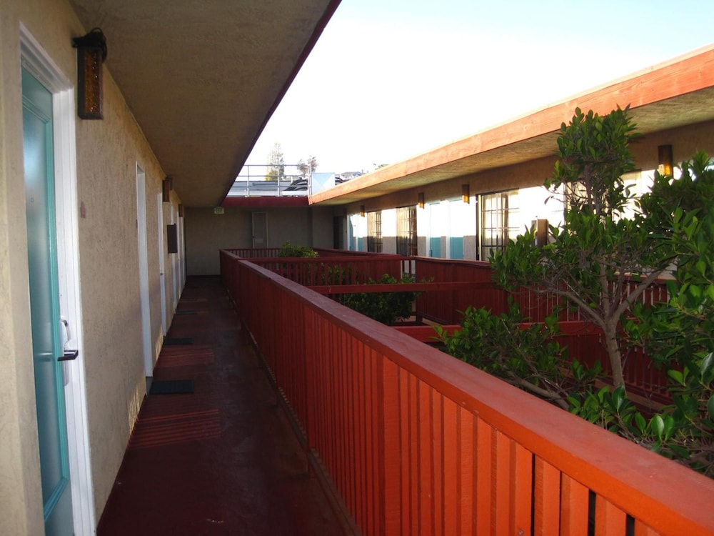 Sunrise Inn San Diego 7/44
