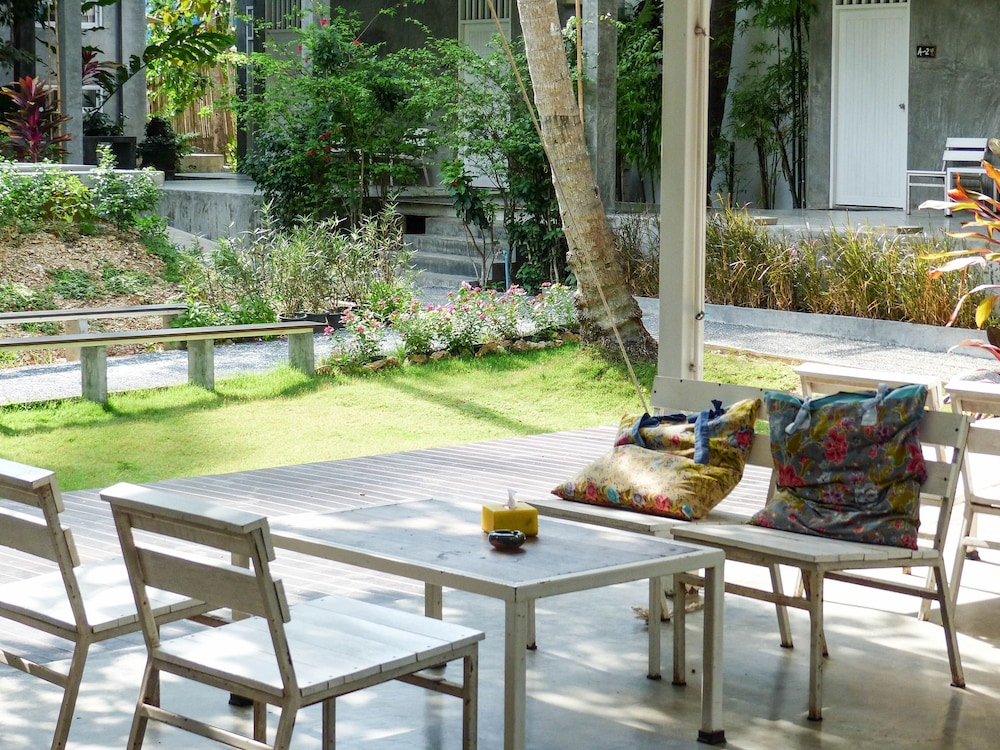 Glur Hostel 54/65