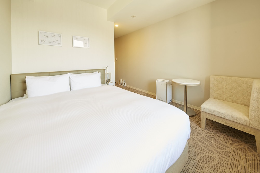 DELUXE, DOUBLE BED