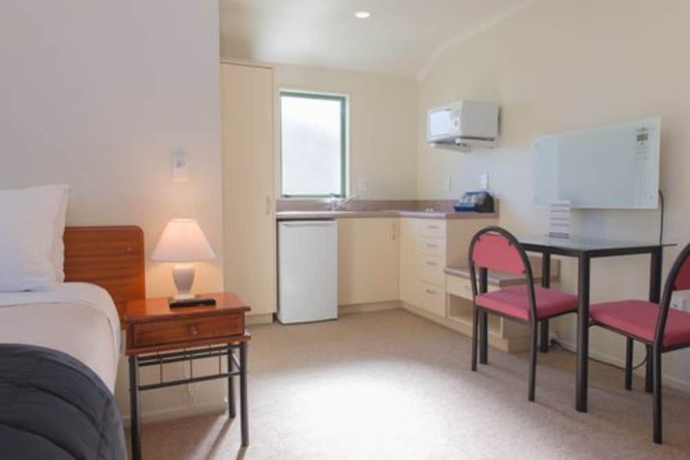 Hamilton Settlers Motor Lodge 30/37
