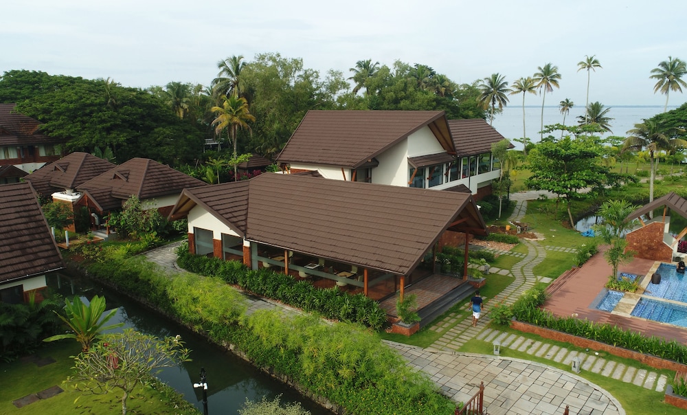 Gokulam Grand Resort and Spa Kumarakom in KOTTAYAM