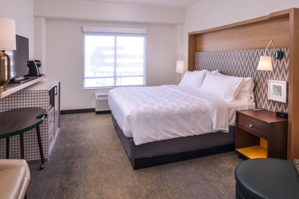 Holiday Inn Detroit Northwest Livonia 11/74
