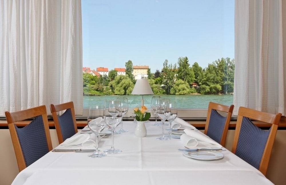 Hotel Schiff Am Rhein 35/50